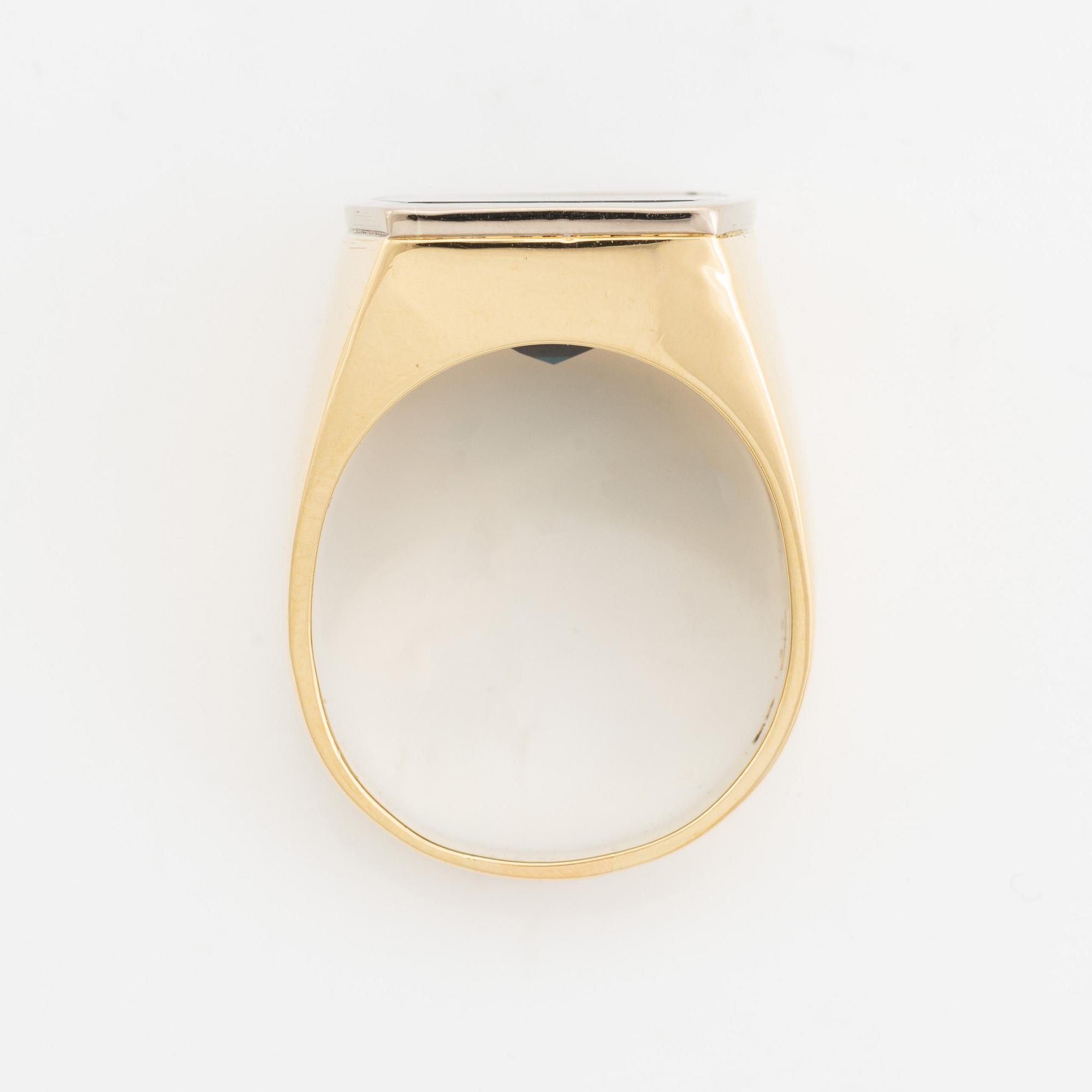 18K gold and mixed cut tourmaline ring.