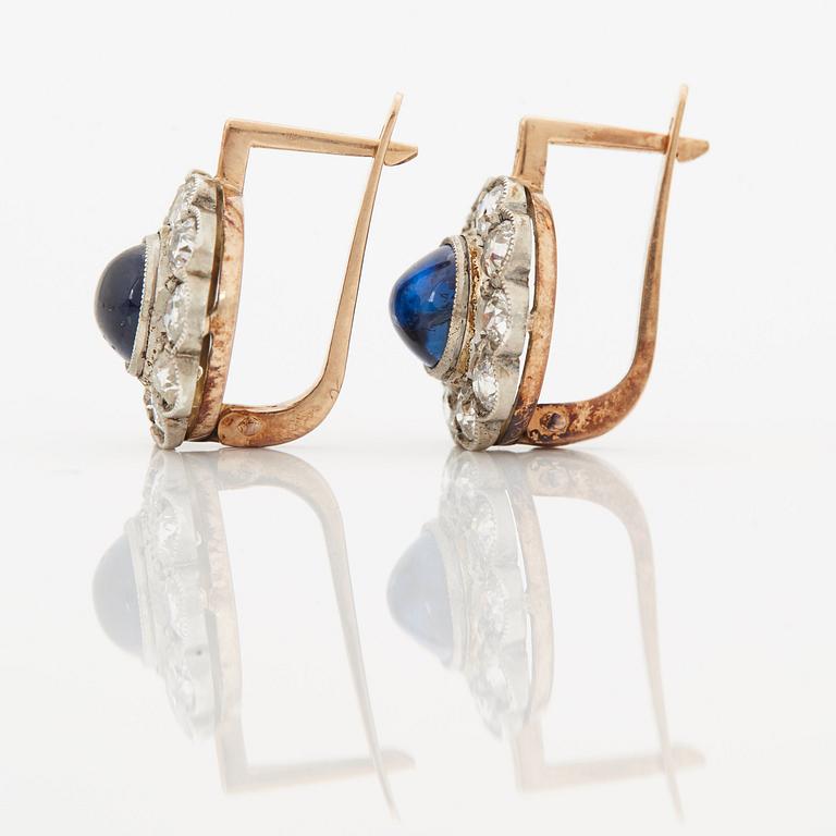 ÖRHÄNGEN i etui från FABERGÉ.