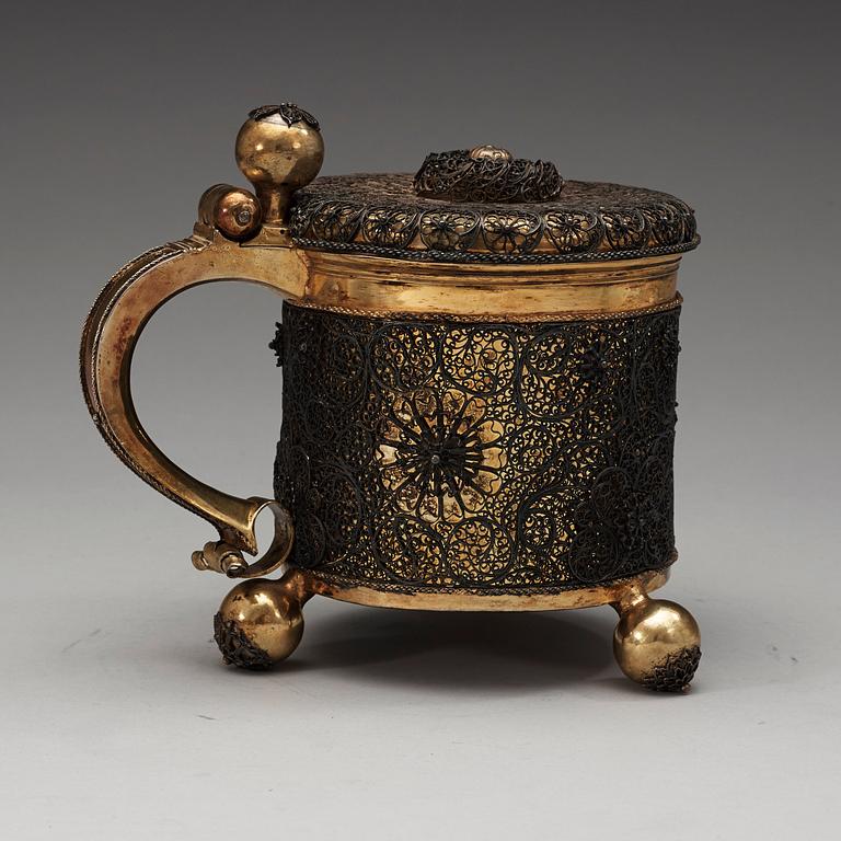 A Swedish late 17th century parcel-gilt filigree tankard, marks of Johan Fridrich Straub, Karlstad (1684-1713).