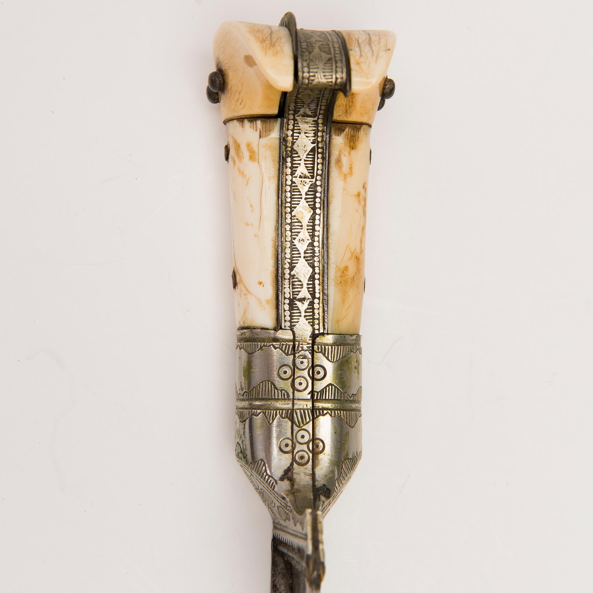 An Indo-persian Pesh-kabz dagger, 1800/1900s.