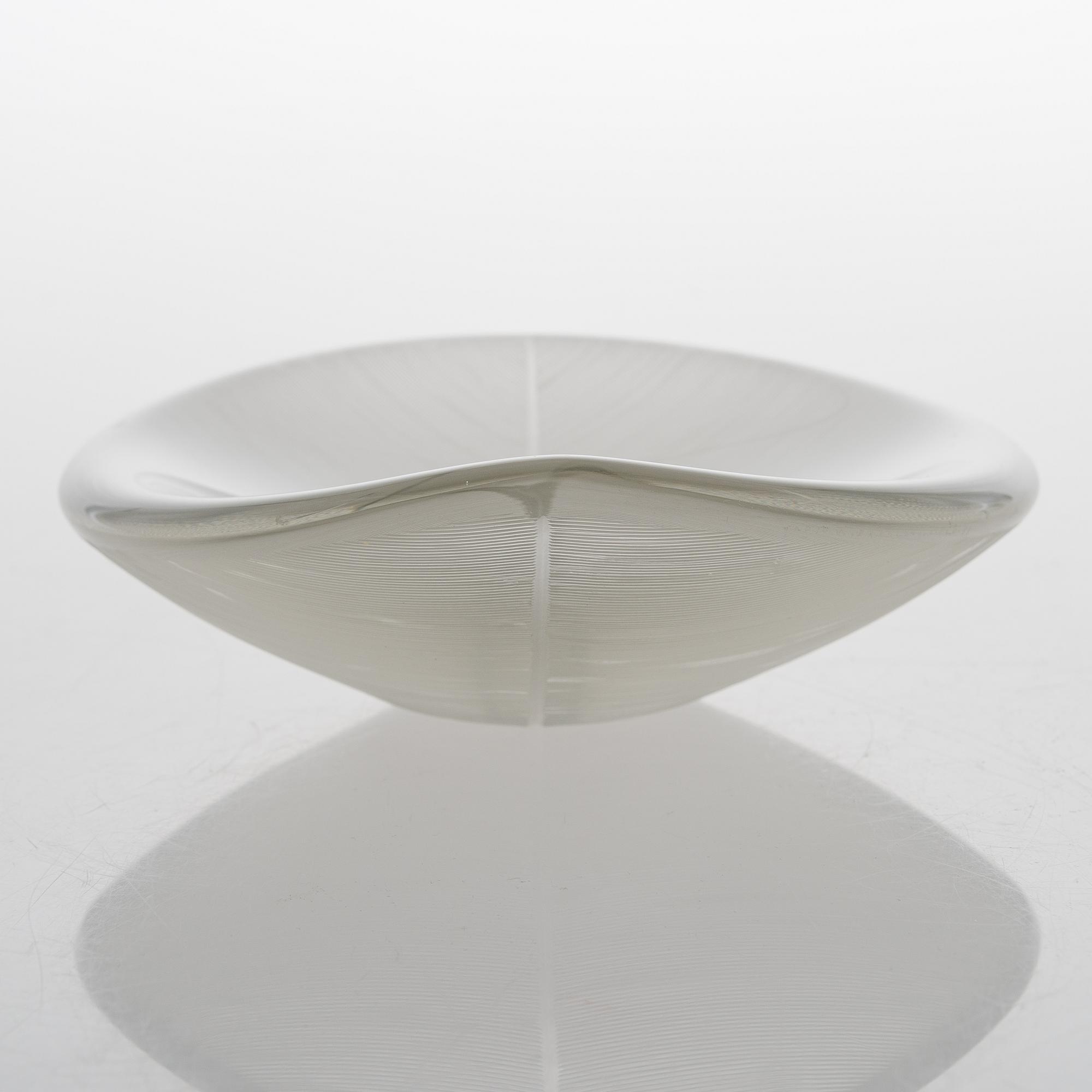 TAPIO WIRKKALA, A '3337' glass bowl, signed Tapio Wirkkala Iittala -58.