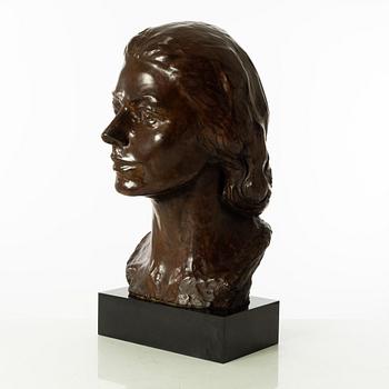 Gudmar Olovson, skulptur. Signerad. Numrerad. Gjutarstämpel. Brons, total höjd 58 cm, längd 29 cm.
