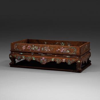 104. A mother-of-pearl inlayed wooden seal stand, Qing dynasty, Qianlong (1736-95).