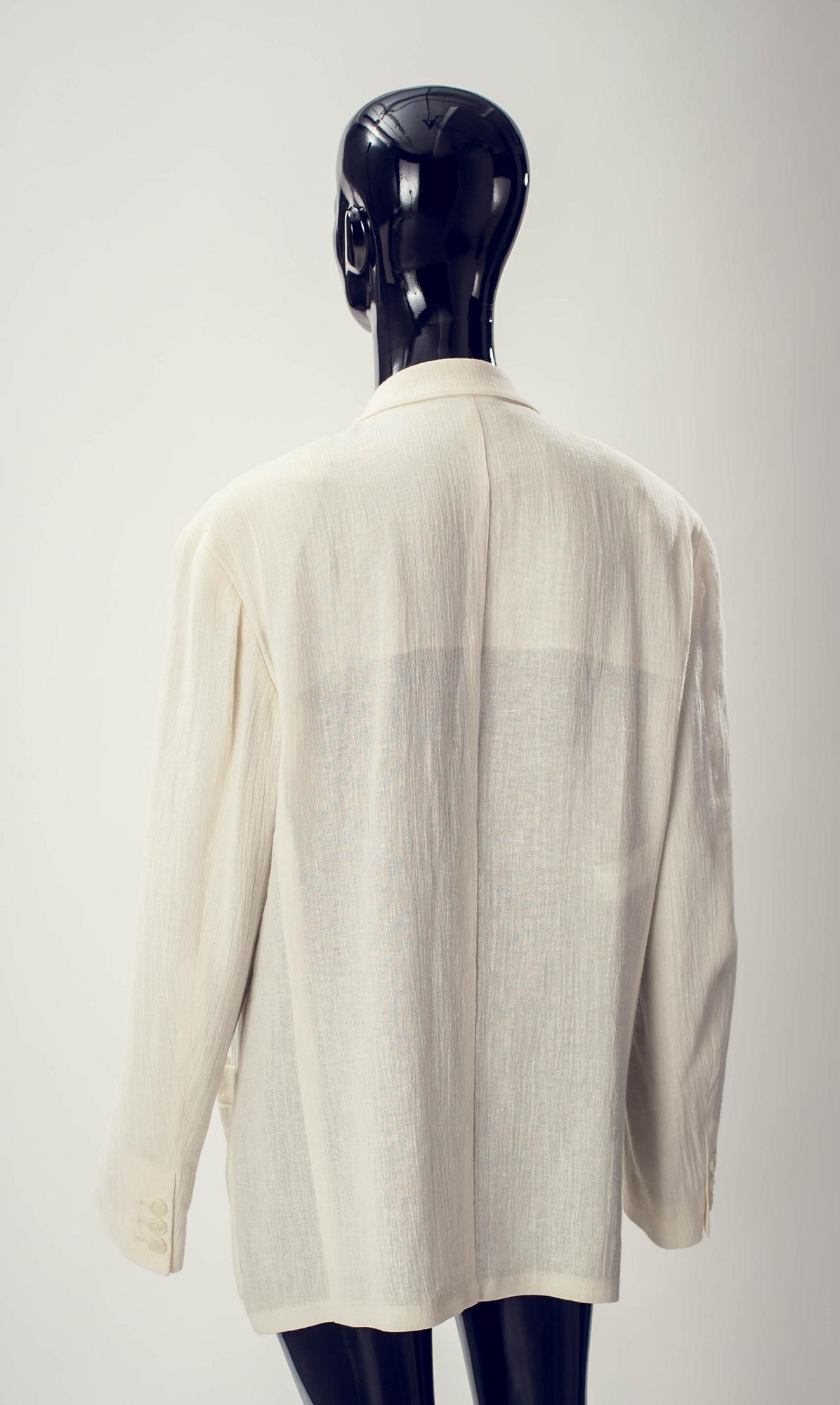KAVAJ, Giorgio Armani.