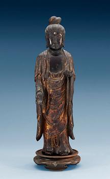 1295. A Japanese lacquered wooden figure of Kannon Bosatsu, Muromachi/Momoyama period, 16th Century.