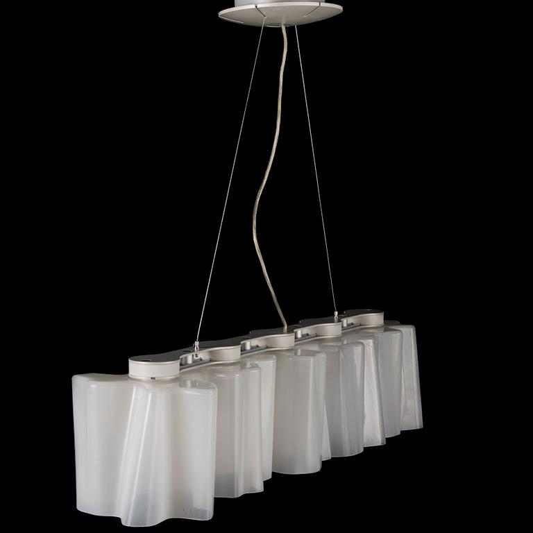 An Italian Artemide 5-light 'Logico Micro' suspension lamp designed by Michele De Lucchi och Gerhardt Reichert.