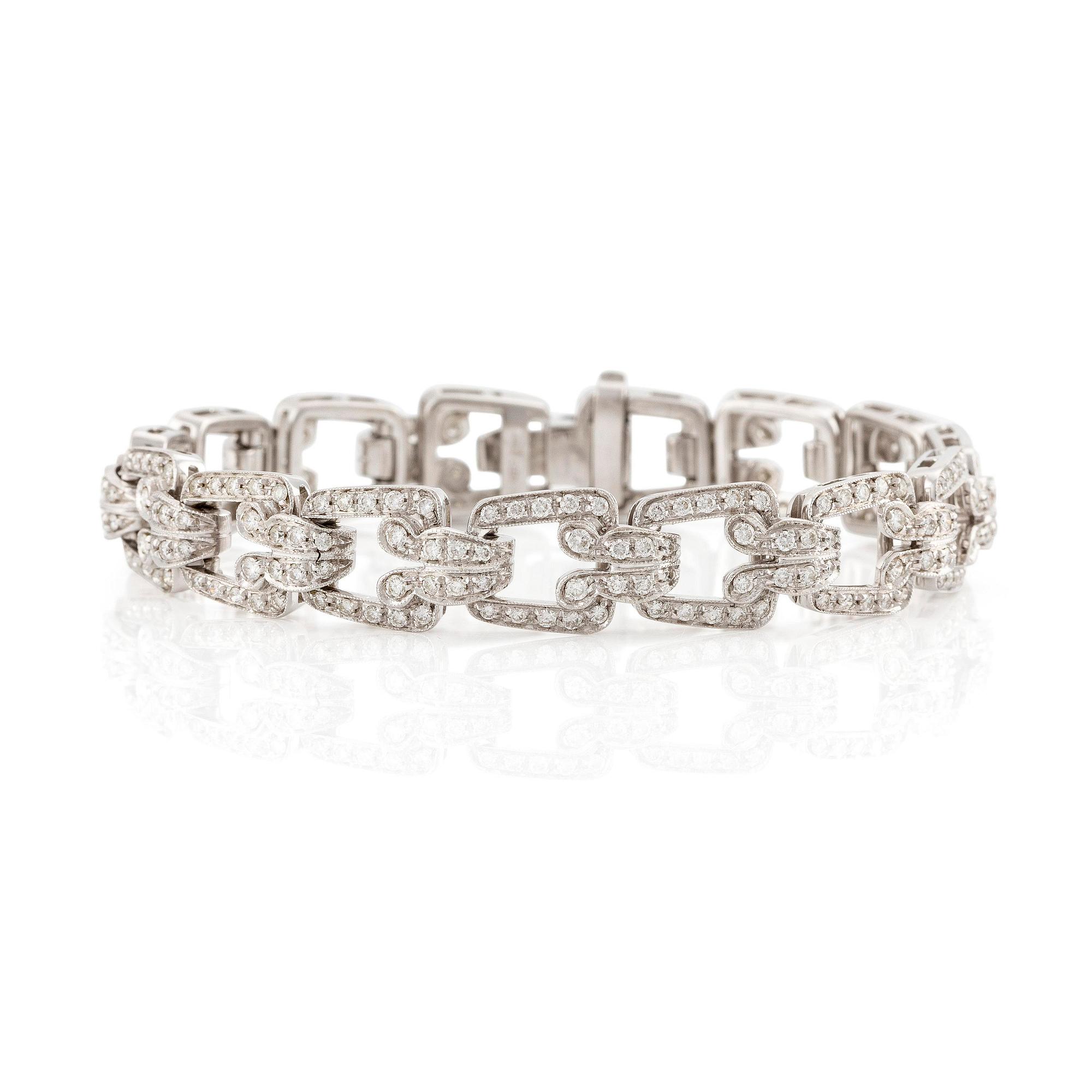 Armband 18K vitguld med runda briljantslipade diamanter.