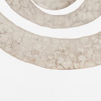 Tapio Wirkkala, kaulakoru, "Omena", hopeaa, Kultakeskus 1975.