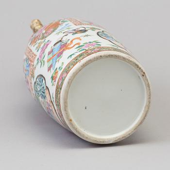 VAS, porslin. Kanton, Qingdynastin, 1800-tal.