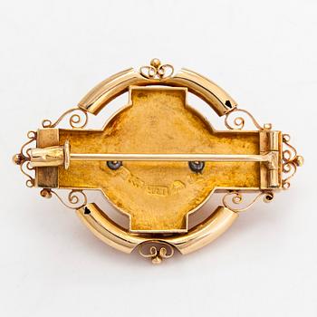 An 18K gold brooch with a half-pearl, Wilhelm Porthan, Viipuri 1887.