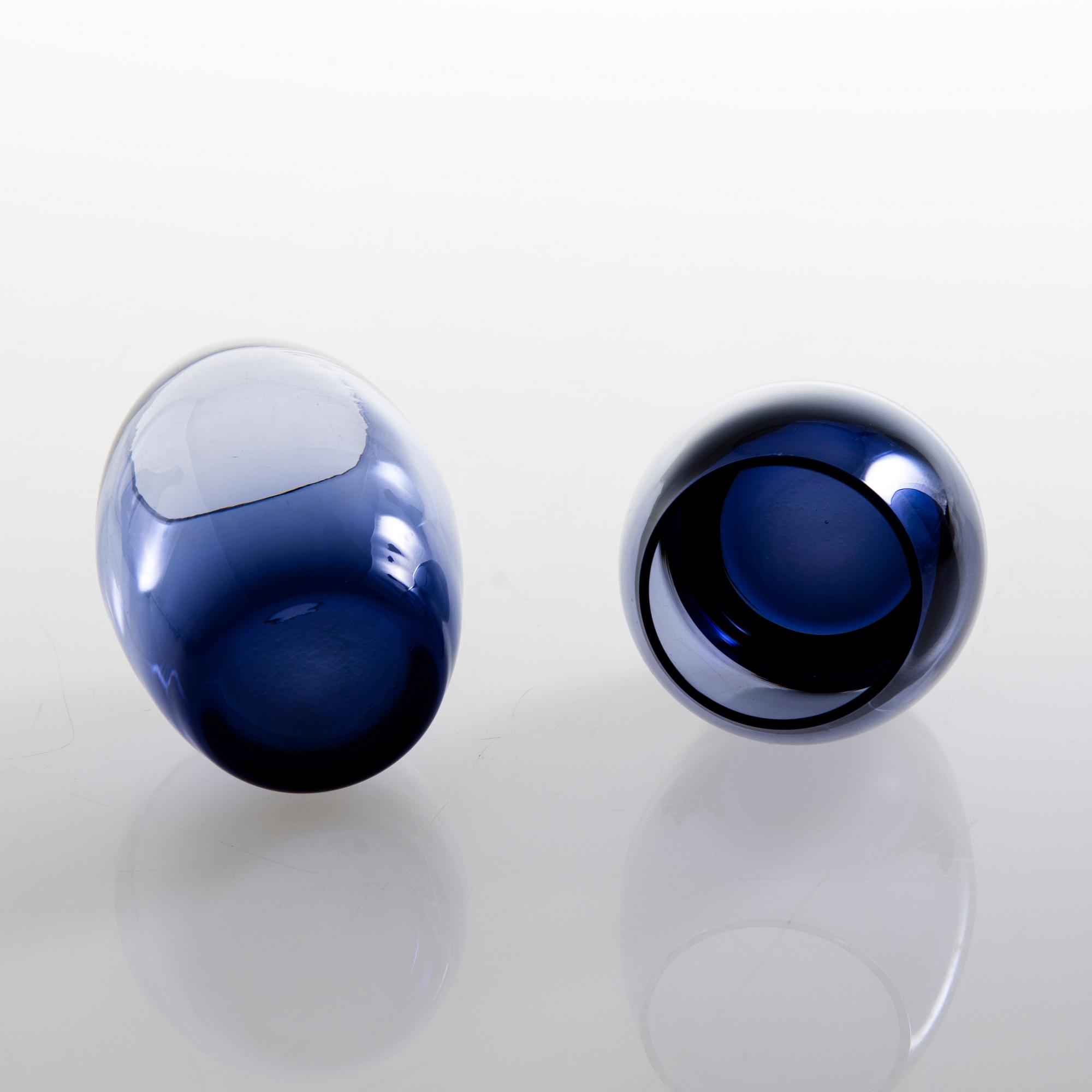 HELENA TYNELL, karahveja, 2 kpl ja juomalaseja, 6 kpl, "Pingviini", Riihimäen Lasi Oy. Tuotannossa 1964-1965.