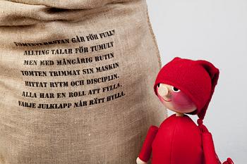 NISSE BLYGER MED SÄCK OCH JULKLAPPAR, NK 2014, JoAnn Tan Studio.