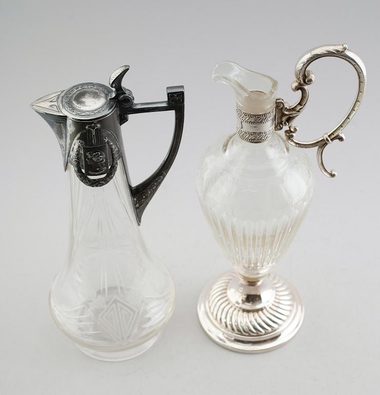 VINKANNOR, 2 st, glas, nysilver och försilvrad metall,  märkta WMFM och WMF, 1900-talets första hälft.