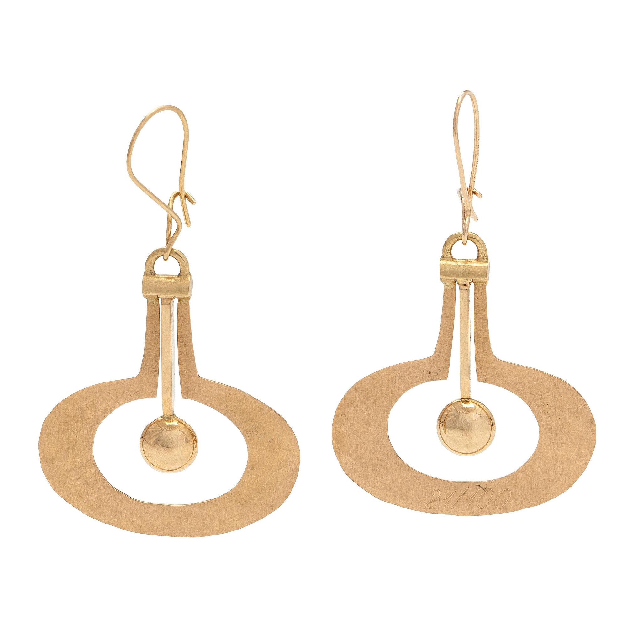 Tapio Wirkkala, örhängen, "Päron", 18K guld.