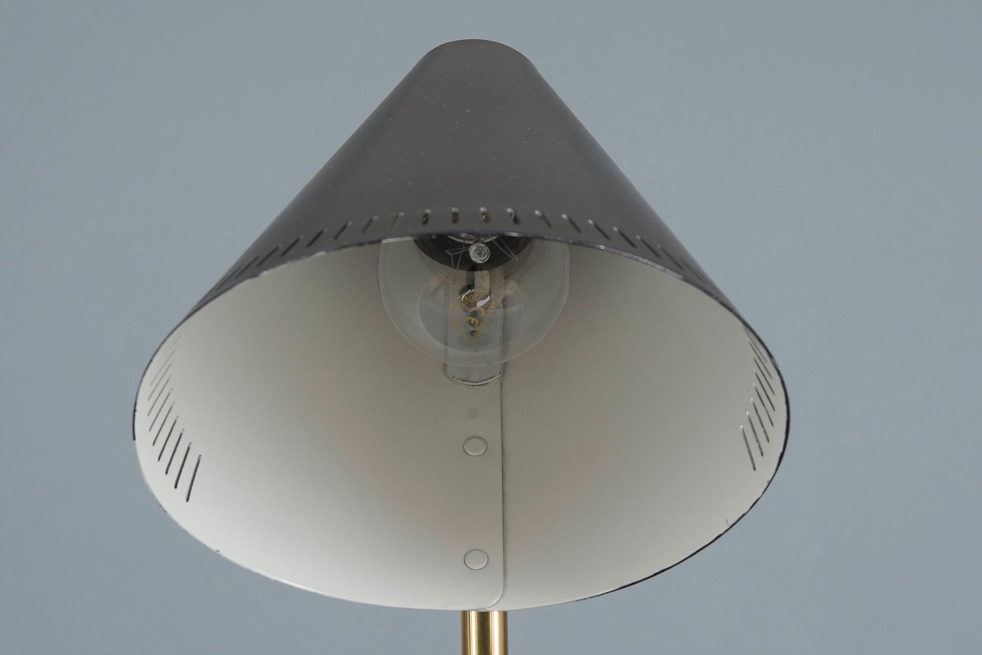 Paavo Tynell, BORDSLAMPA 9222.