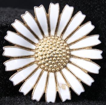 BROSCH, "Daisy", George Jensen samt ÖRHÄNGEN, silver.