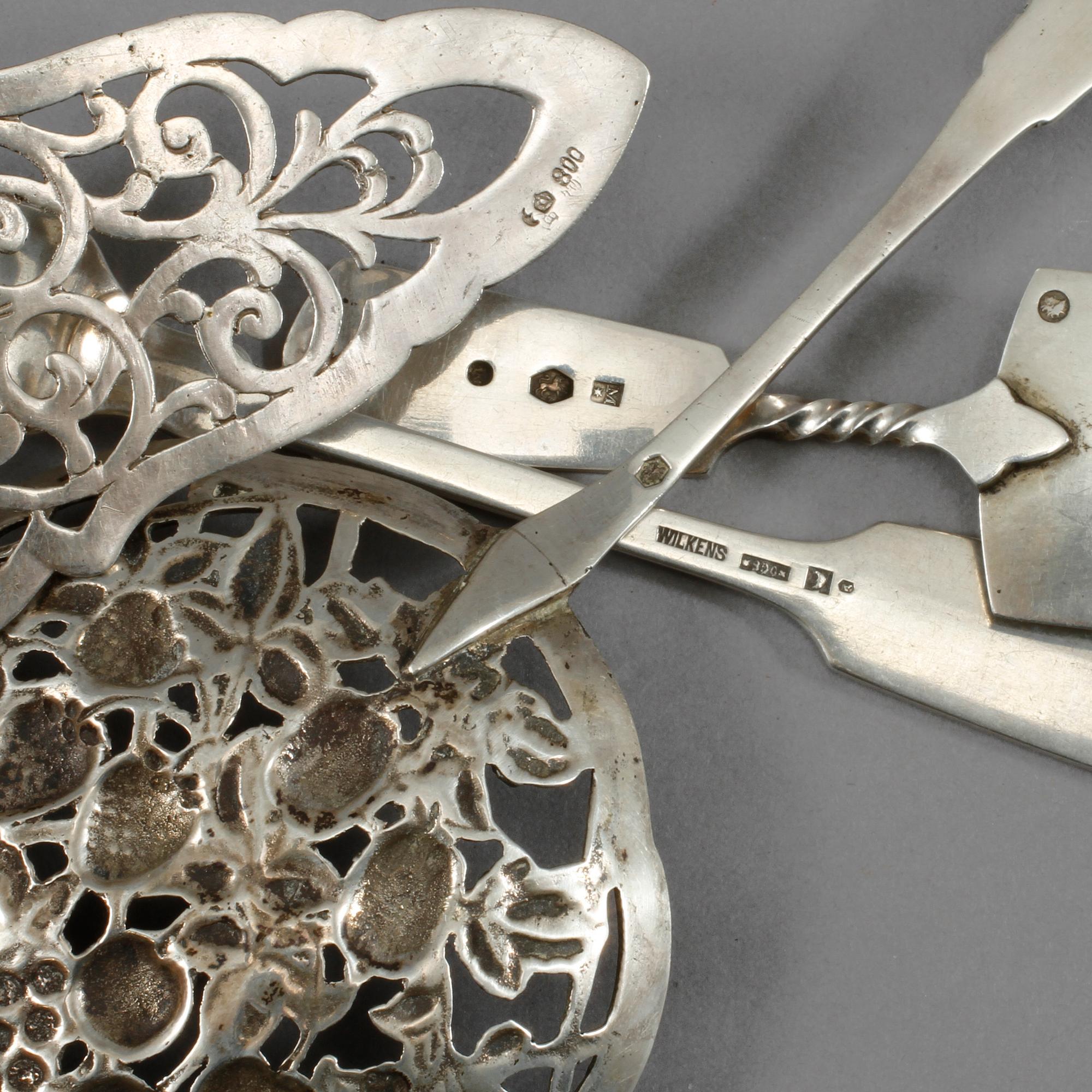 PARTI SILVER, 25 delar, mestadels utländska stämplar, 1900-tal. Vikt 794 g.