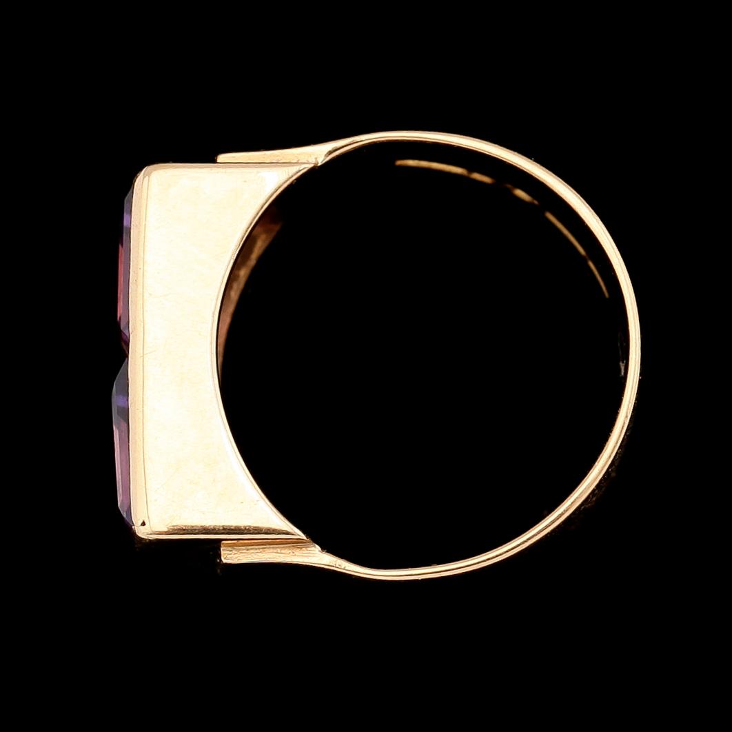 RING, 18K guld och ametister, Ljungström Guldvarufabrik Ab, Stockholm 1963. Total vikt ca 6 g.