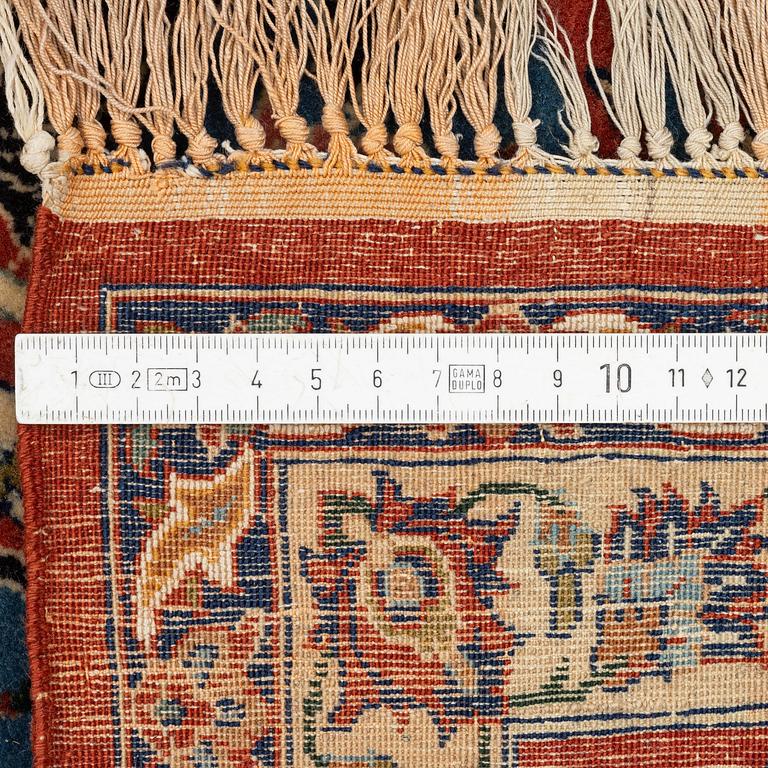 Matta, semiantik Isfahan, part silk, ca 216 x 151 cm.