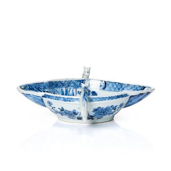 A blue and white sauce boat, Qing dynasty, 18th Century.