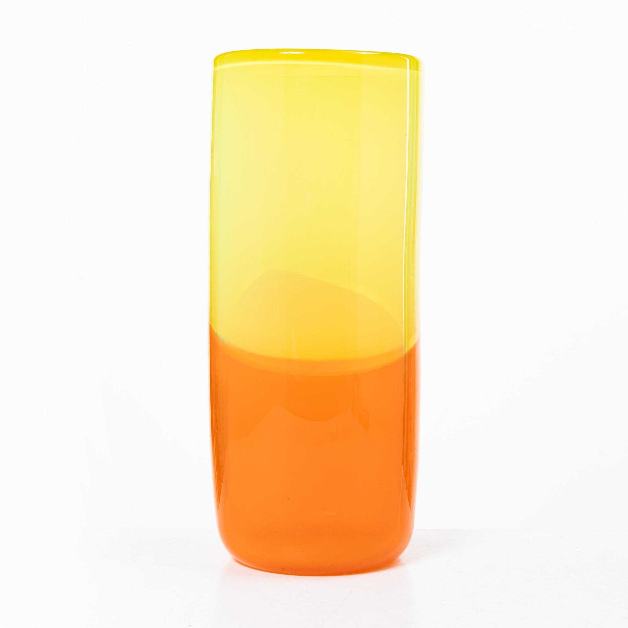 Anne Nilsson, A glass vase.