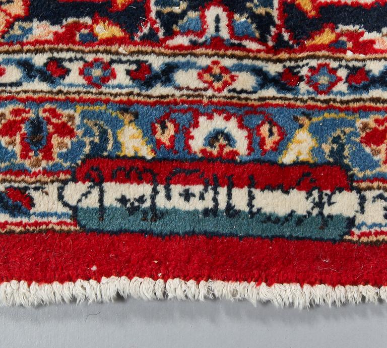MATTA , 1900-talets sista del, möjligen Meshed, 350 x 255 cm, signerad.