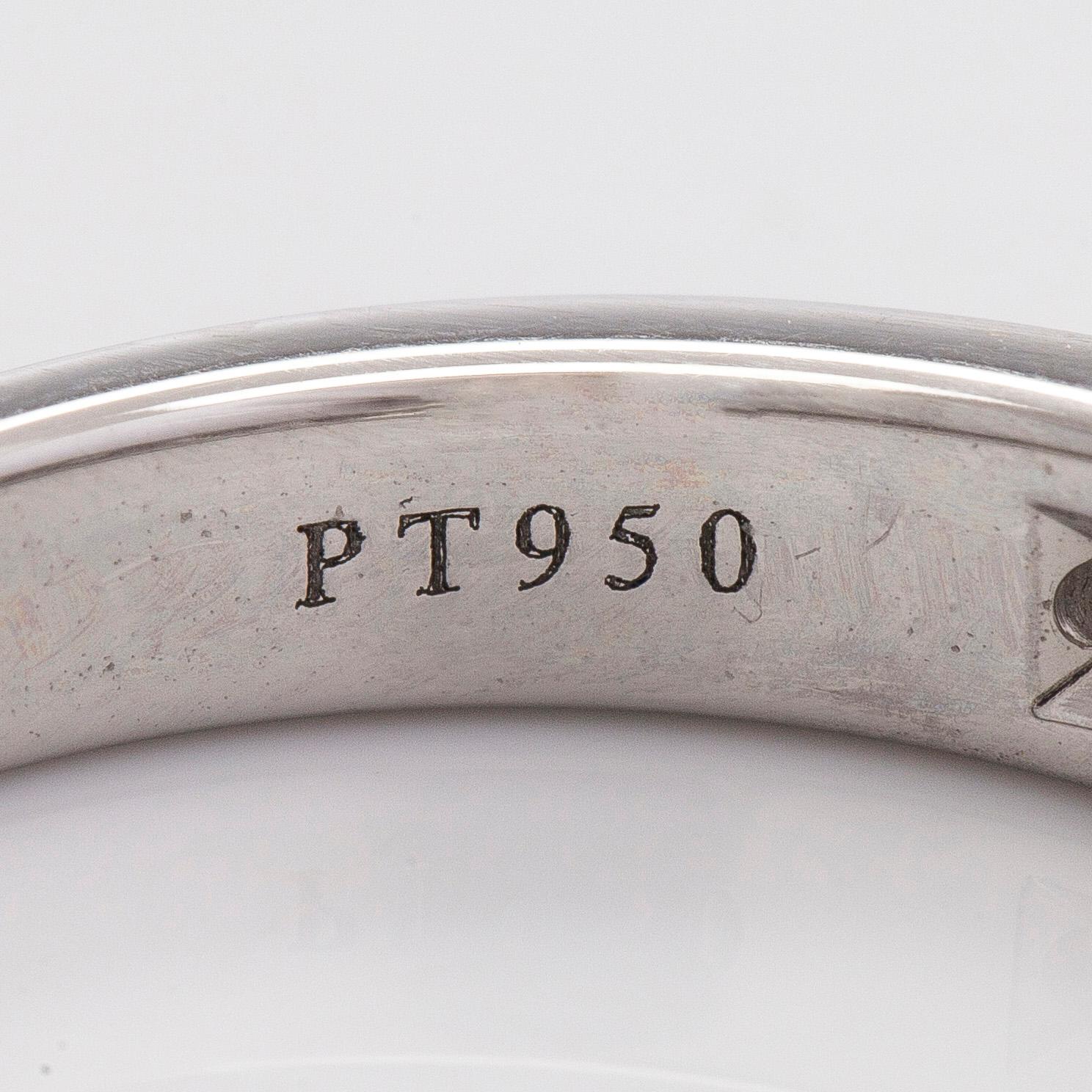 Tiffany & Co, ring, halvallians, "Tiffany Setting", platina och briljantslipade diamanter.