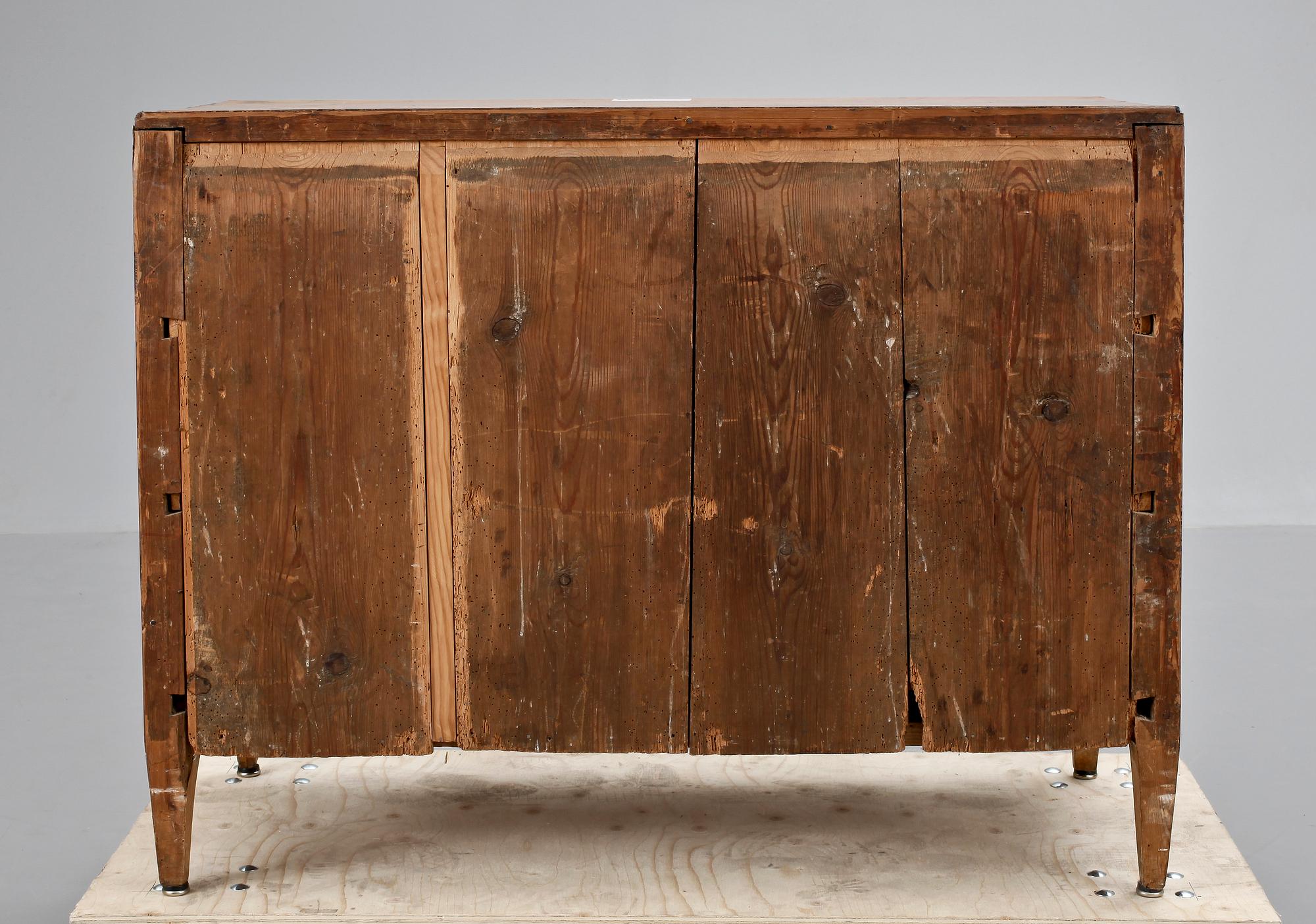 BYRÅ, empire, 1800-talets mitt.