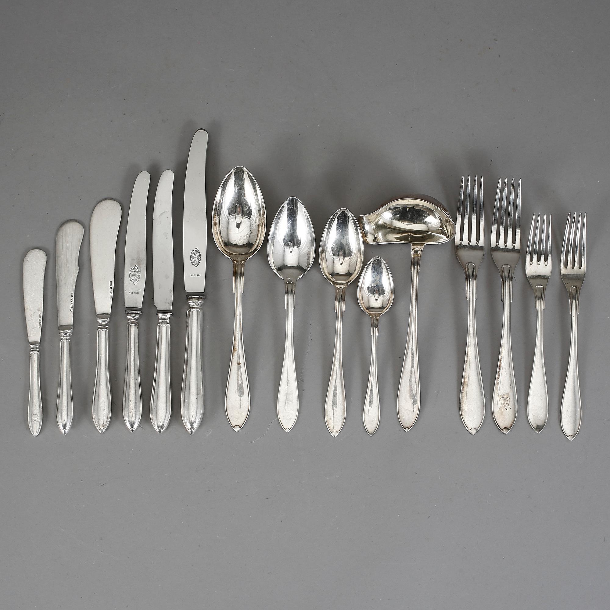 BESTICK, 86 delar, silver, mestadels GAB, Stockholm 1900-talets första hälft. Vikt ca 2850 g (exkl knivar med stålblad).