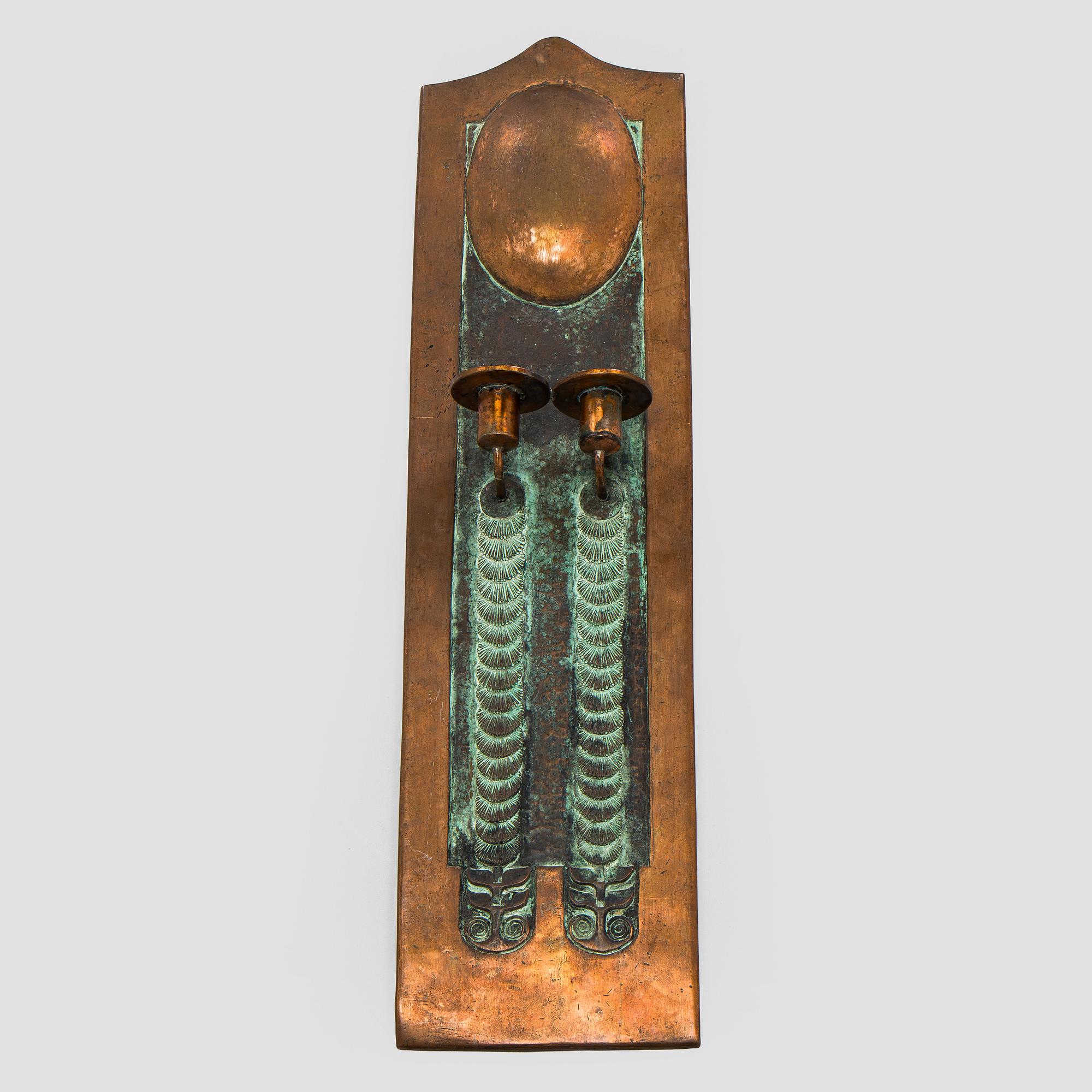 An early 20th century sconce.