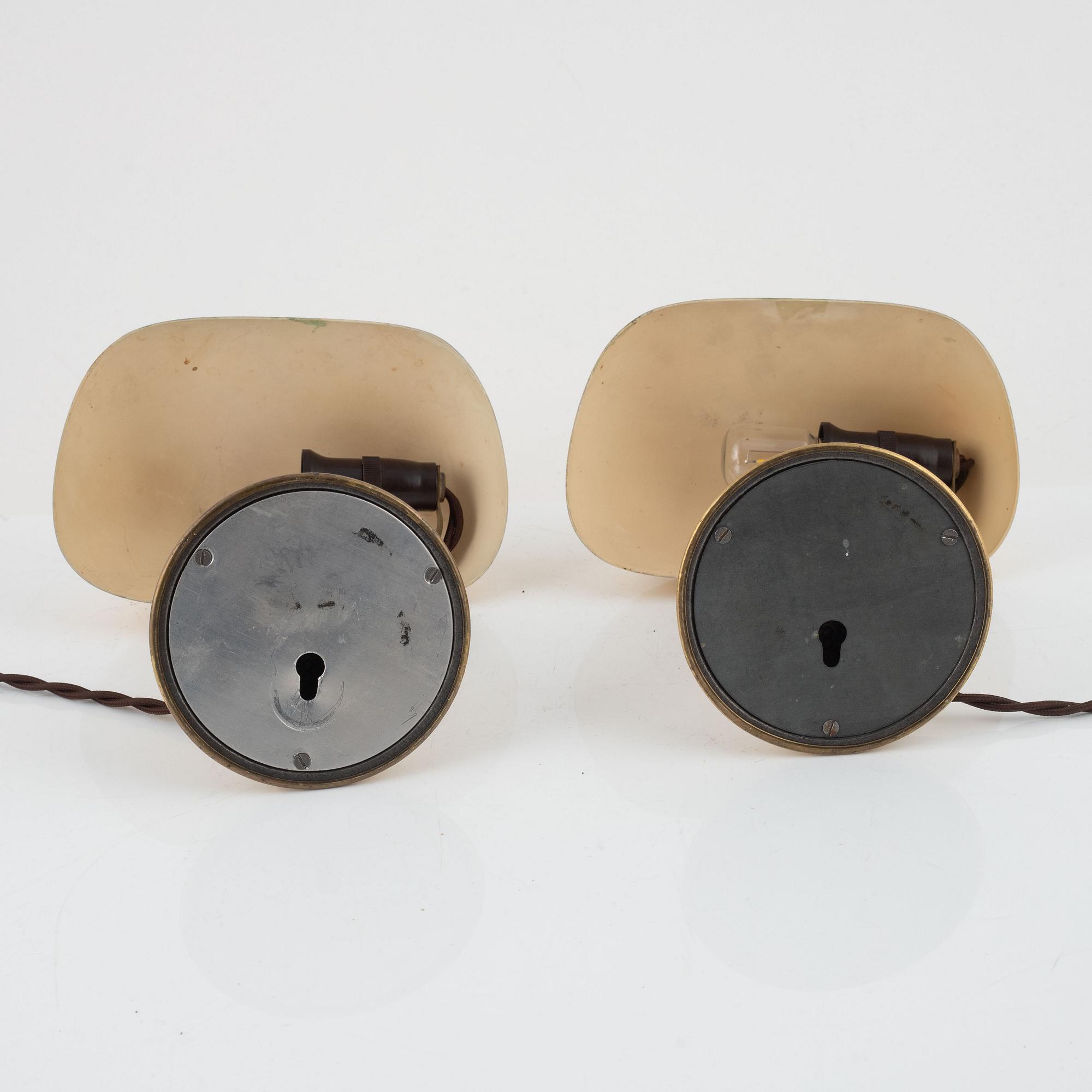 Bertil Brisborg, bords/vägglampor, modell "31866", Nordiska Kompaniet, 1940-50-tal.