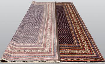 A Sarouk- Mir carpet, ca 367 x 260 cm.