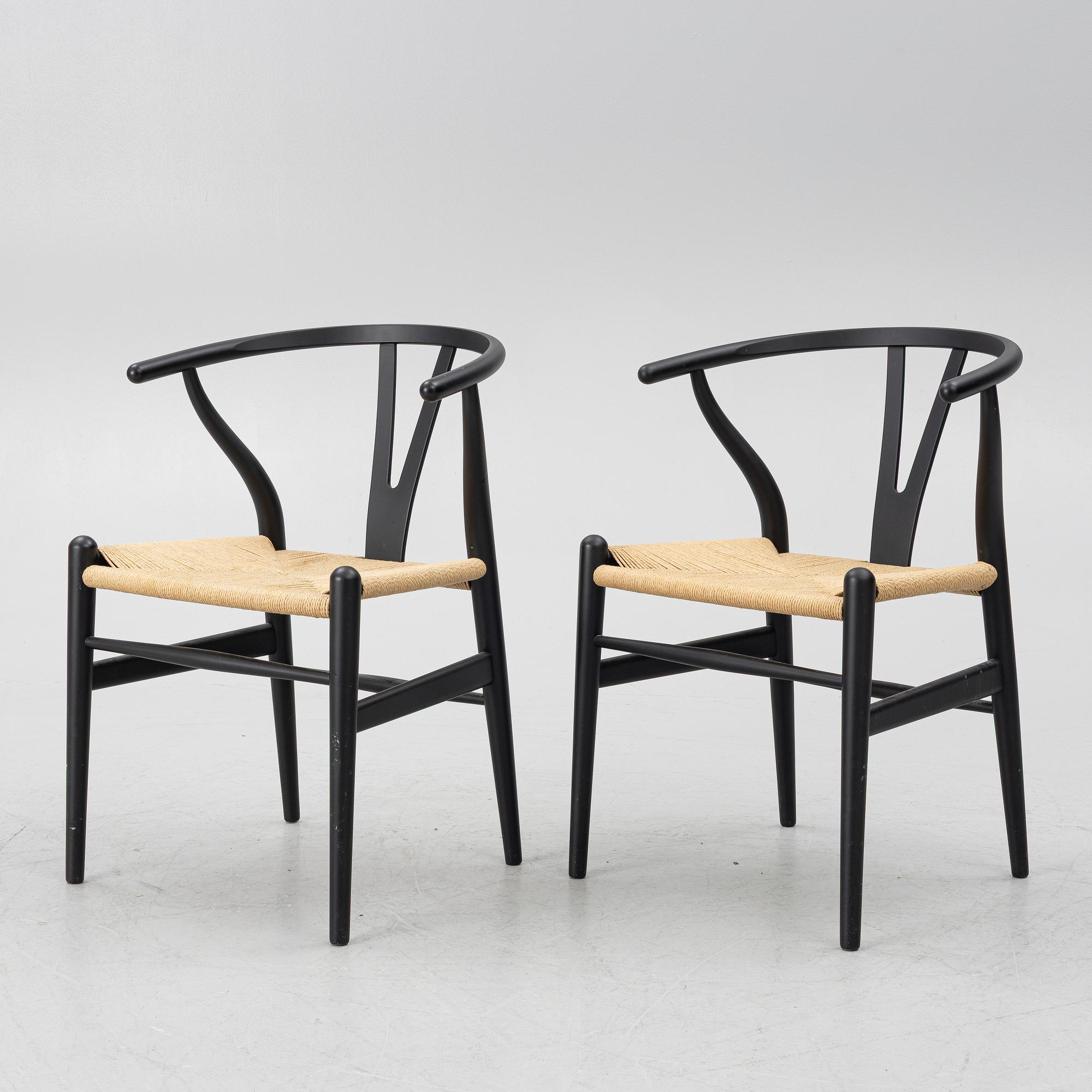 Hans J. Wegner, chairs, a pair, "The Y Chair", Carl Hansen & Son, Denmark.