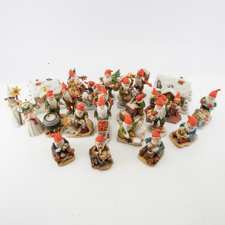 Jenny Nyström, efter, figuriner, 20 st + 2 st, Kalmar Läns Museum.