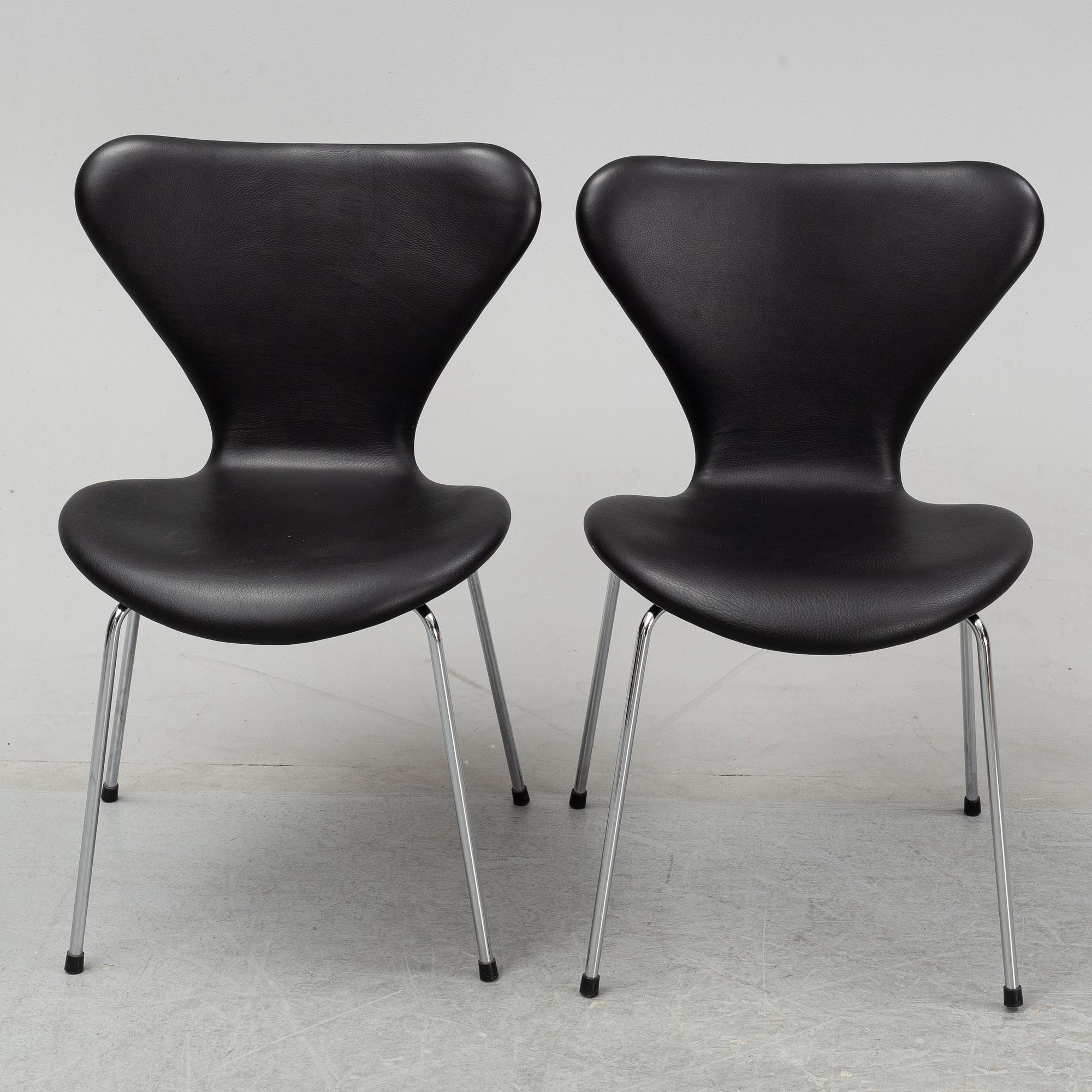 Arne Jacobsen, a set of six "Sjuan" chairs for Fritz Hansen, Denmark.
