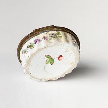 A set of four snuff boxes, France/England, 18th Century.