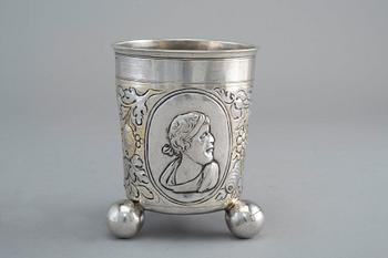 A BEAKER, silver. Marked DS probably Dominikus Saler Augsburg 16/1700 s. Height 11 cm, weight 190 g.