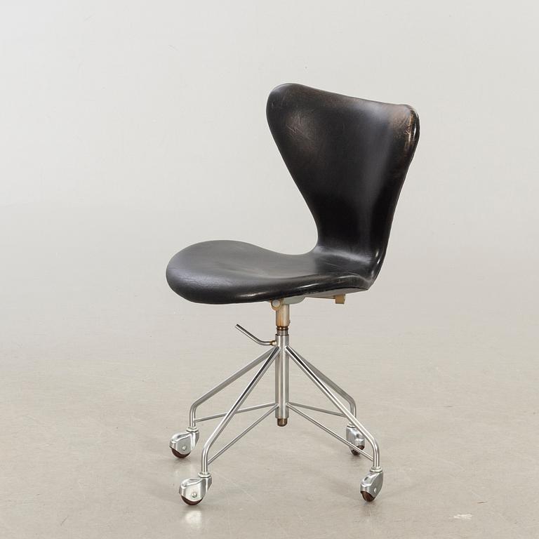 ARNE JACOBSEN, kontorsstol, "Sjuan", Fritz Hansen, Danmark 1965.