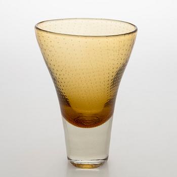 Gunnel Nyman, vas, modell "GN 12", signerad G. Nyman Nuutajärvi Notsjö 1947.