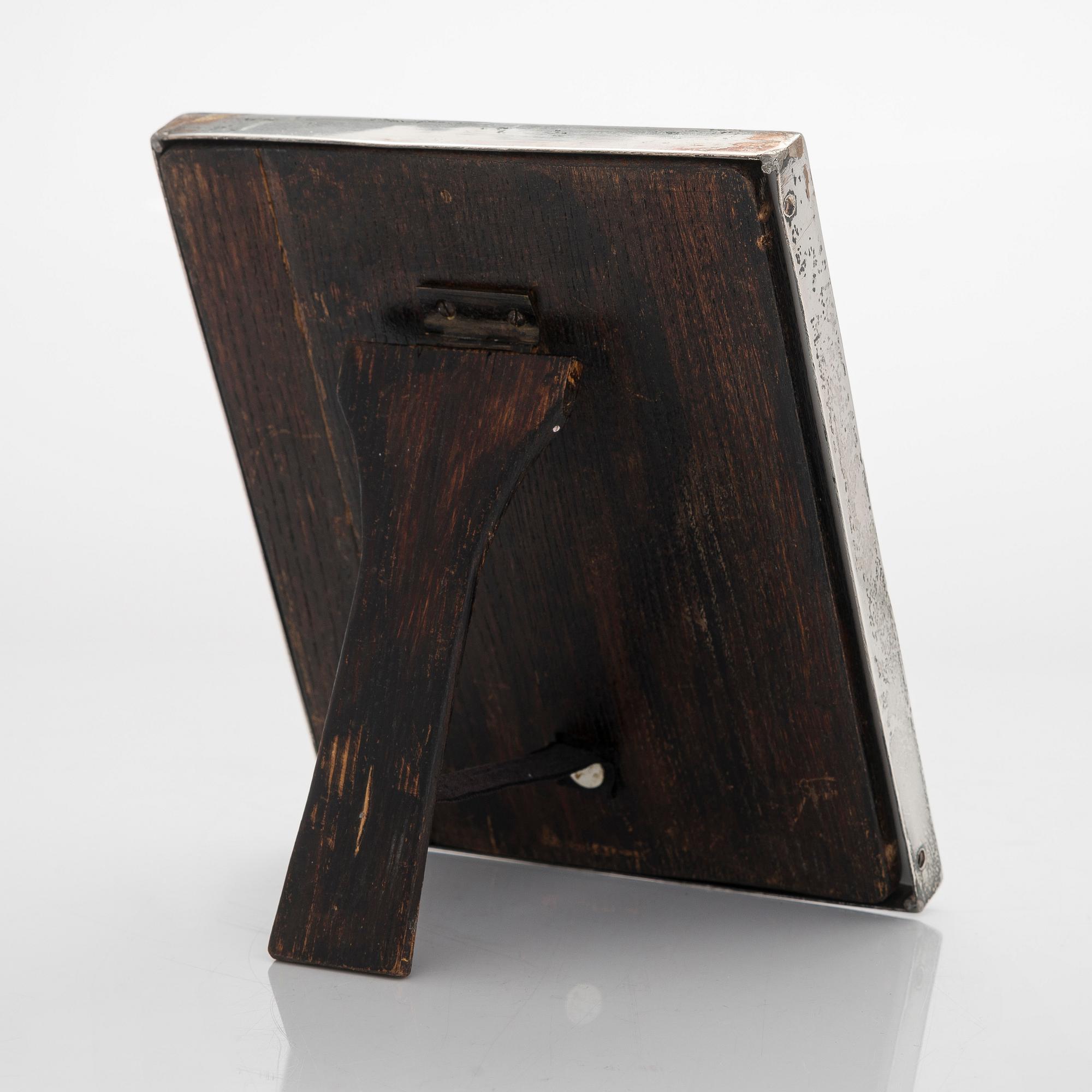 Josef Hoffmann, valokuvakehys, hopea, malli S 1614, Wiener Werkstätte, Wien, Itävalta ennen v. 1922.