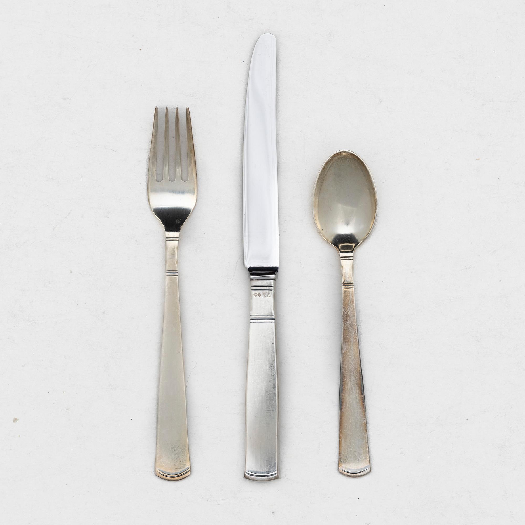 Jacob Ängman, besticksuppsättning, silver 34 delar, "Rosenholm", GAB, Stockholm/Eskilstuna, 1968-70.