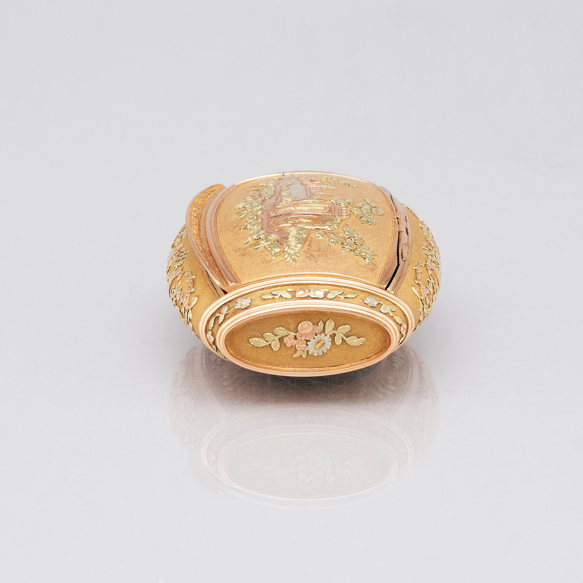 A French gold box en quatre couleurs, marks of Christian Petschler, Paris 1814-1822.