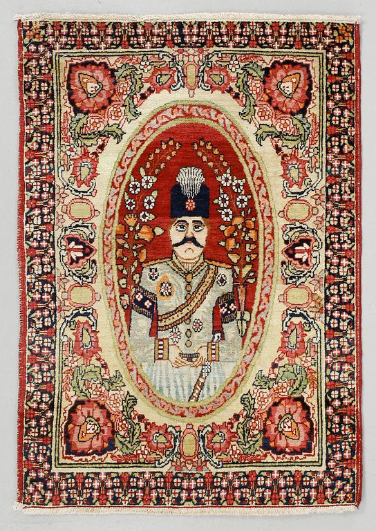 MATTA, semiantik Kirman Laver figural, ca 81x58 cm.