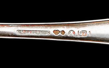 BESTICK, 113 del, silver, CG Hallberg, Stockholm, 1900-talets första hälft. Tot vikt ca 5459 g.