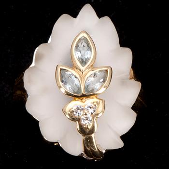 RING 18K guld, bergskristall, akvamariner, diamanter. 1980 t.