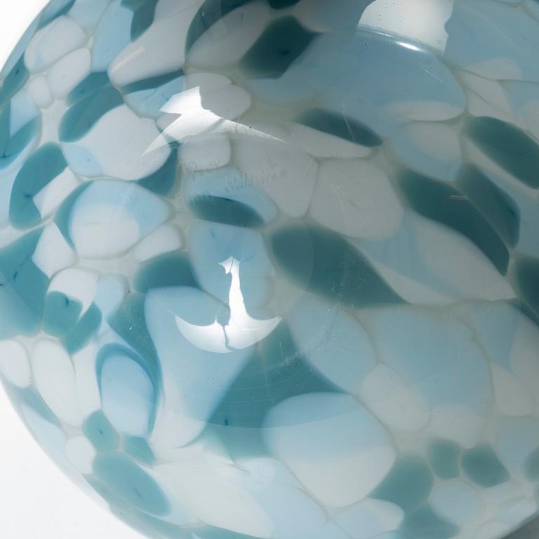 Ann Wåhlström, a glass vase.