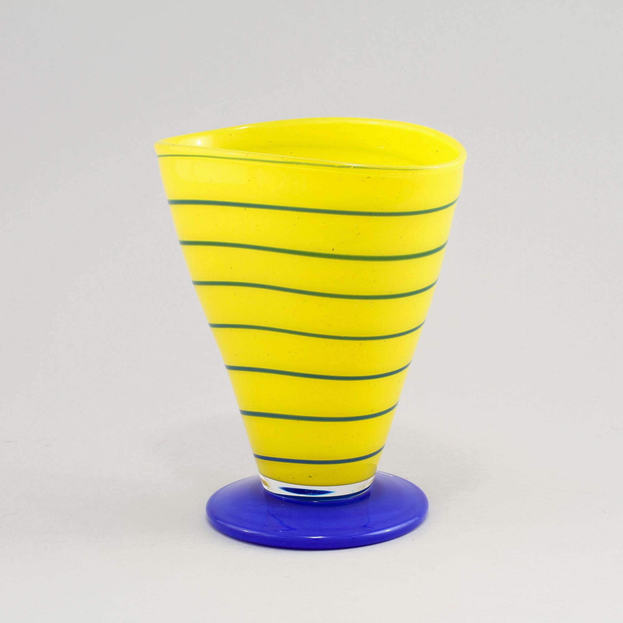 VAS, glas, Anna Ehrner, Kosta Boda, 1900-talets andra hälft.