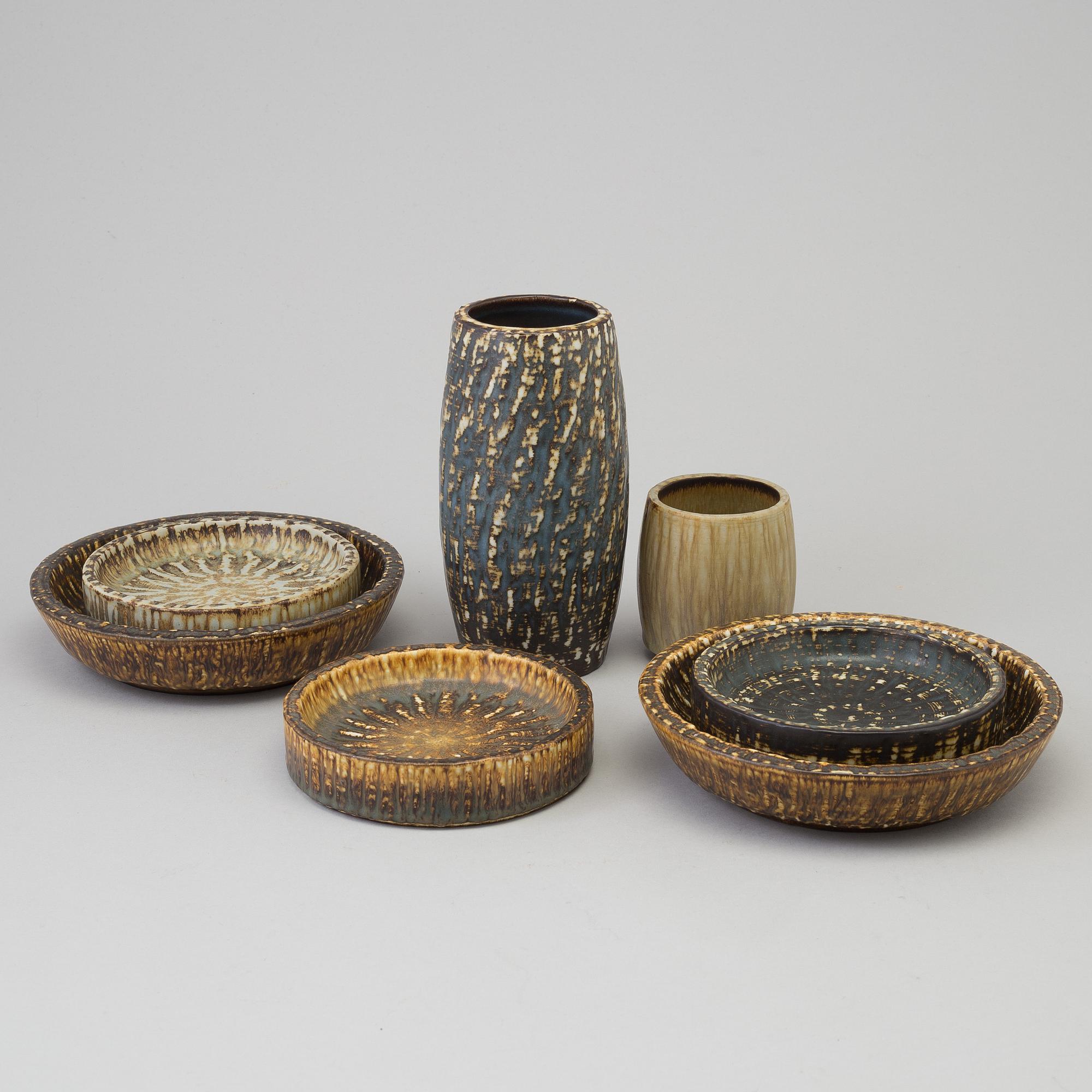 GUNNAR NYLUND, seven 'Rubus' stoneware piece from Rörstrand.
