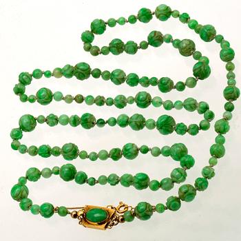 Necklace 14K gold and jadeite.