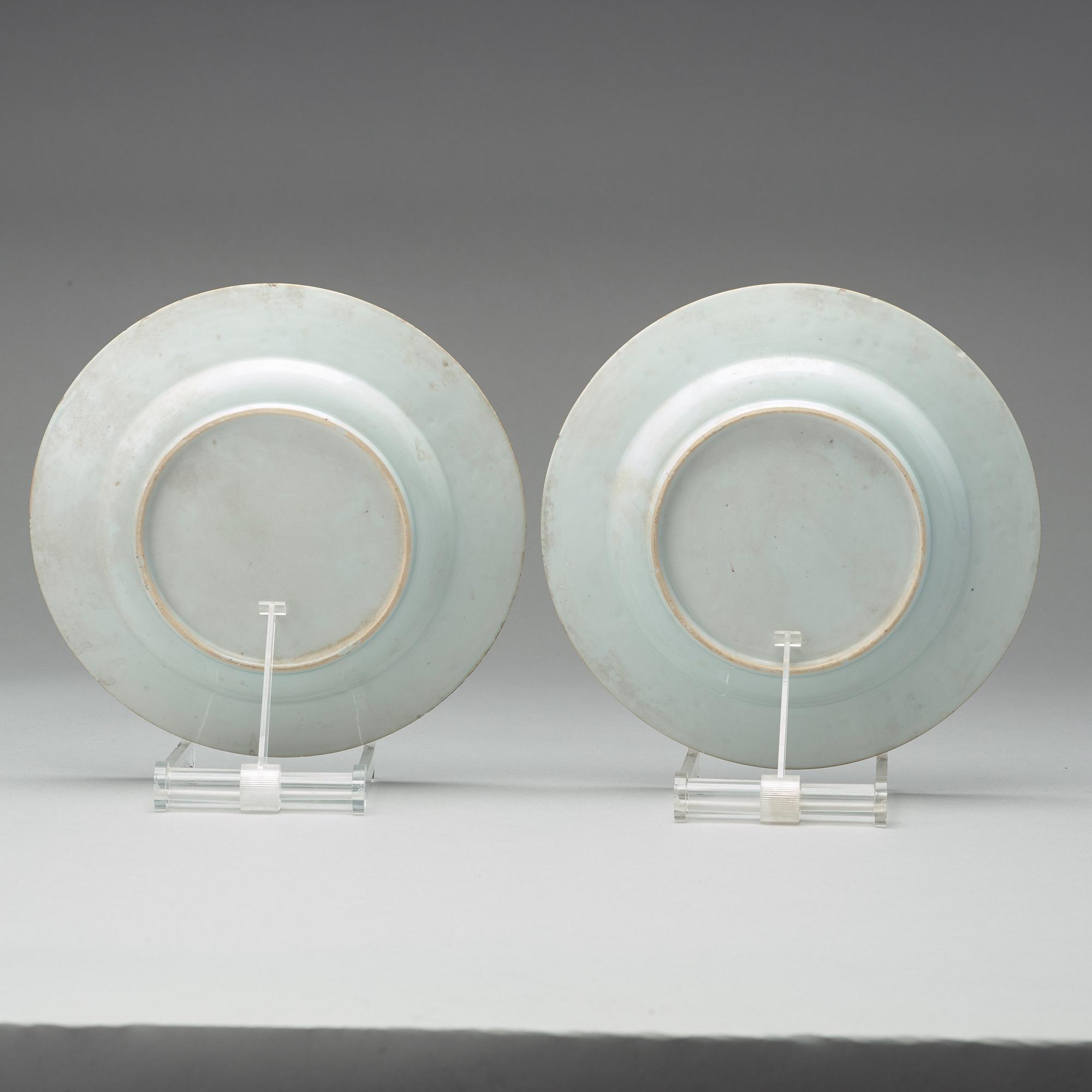 A pair of blue and white dishes, Qing dynasty, Kangxi (1662-1722).